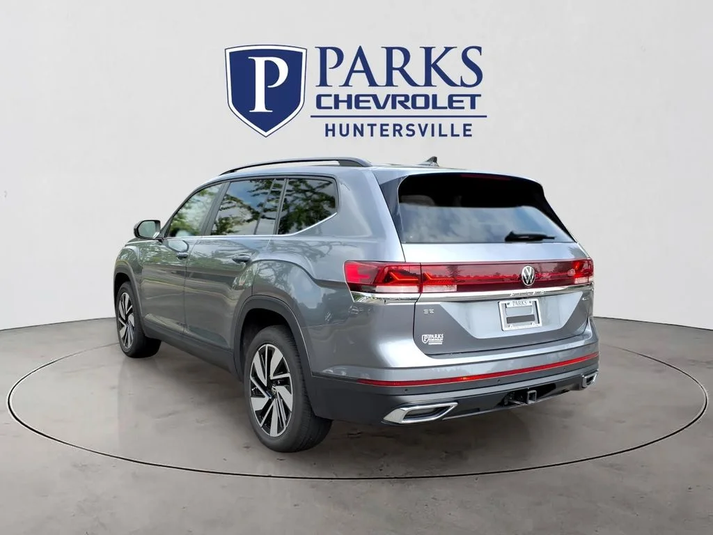 Used 2024  Volkswagen 2.0T SE w/Technology image 29
