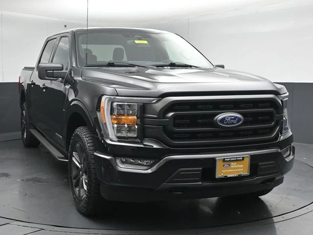 Certified Used 2023 Agate Black Metallic Ford XLT image 2