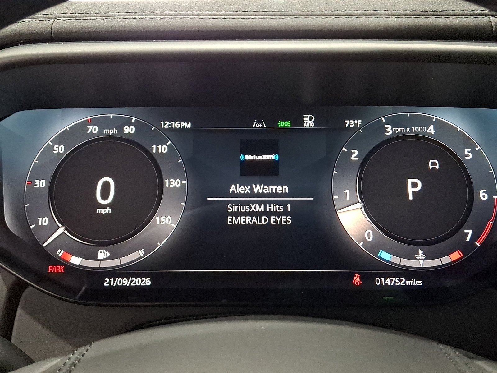 Certified Used 2025 Fuji White Land Rover  image 21