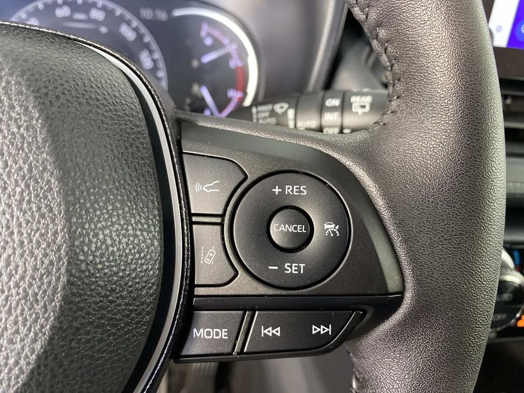 Used 2023 White Toyota XLE image 16
