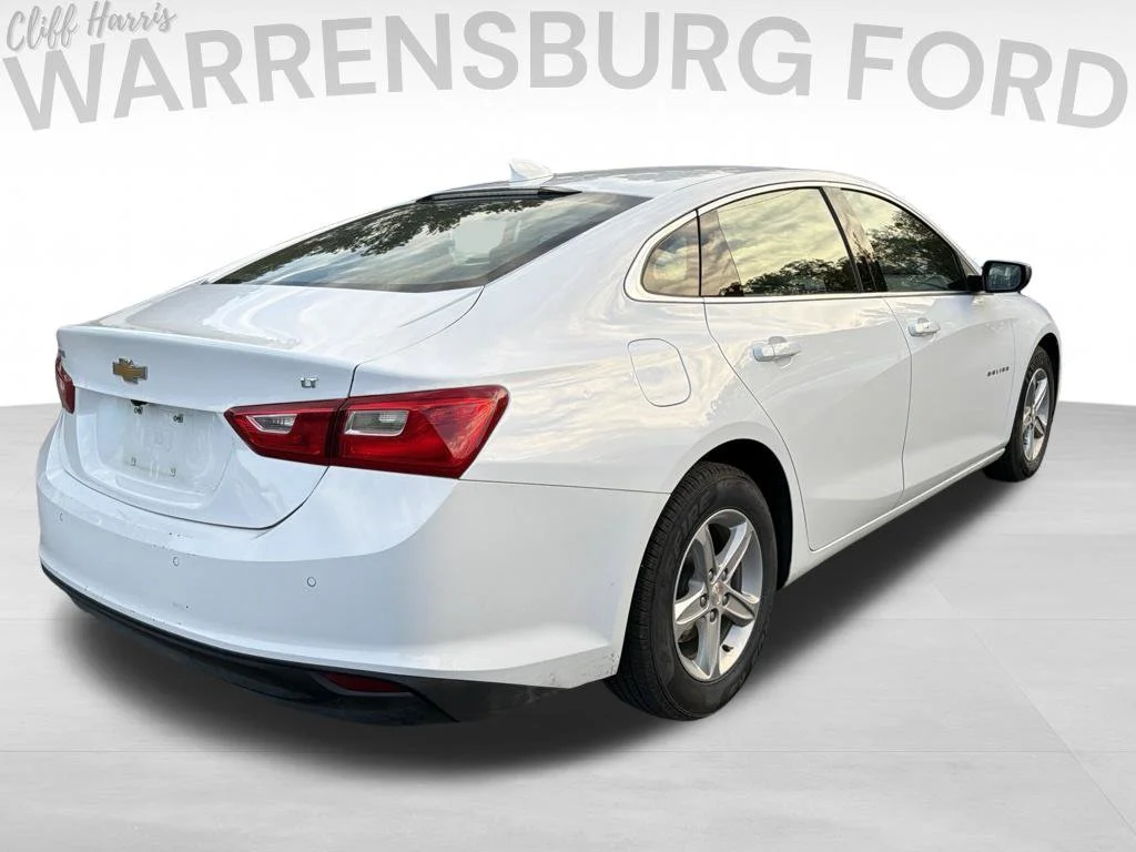 Used 2024 Summit White Chevrolet LT image 7