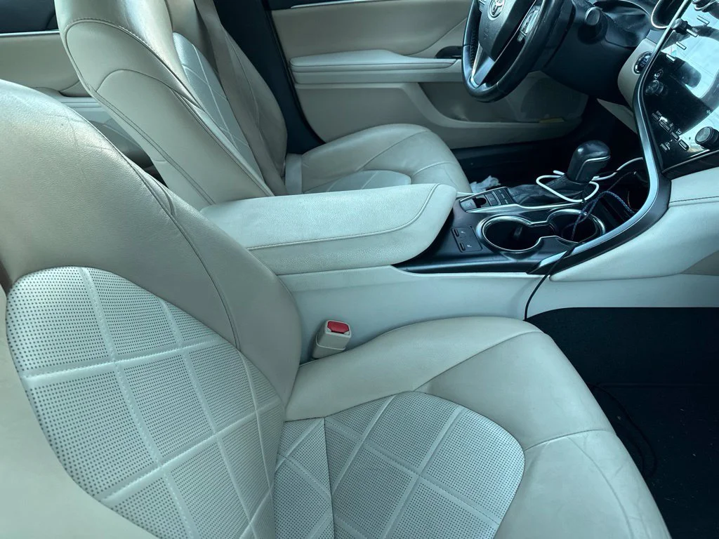Used 2019 Pearl Toyota XLE image 5