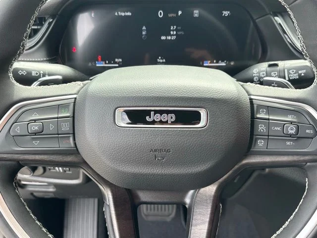 New 2026 Baltic Gray Metallic Clear-Coat Exterior Paint Jeep Altitude image 18
