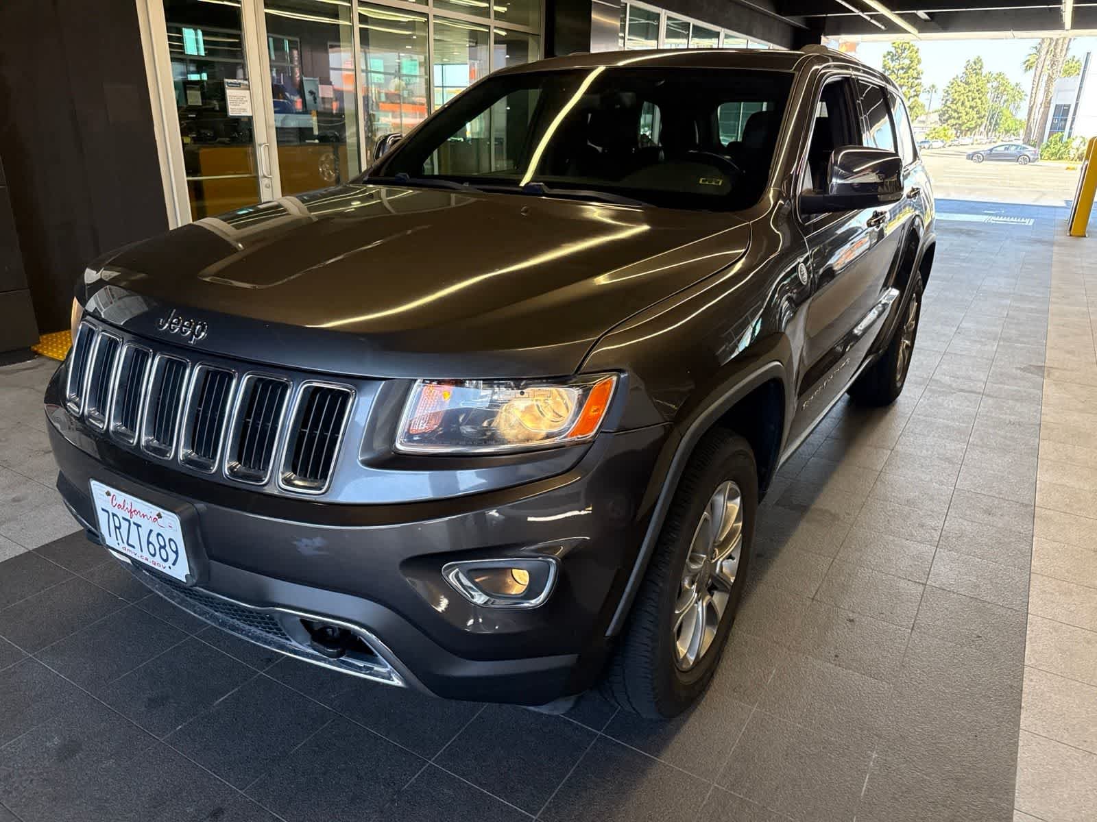 Used 2016 Granite Crystal Metallic Clearcoat Jeep Limited image 21