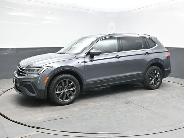 Used 2022 Gray Volkswagen 2.0T SE image 3