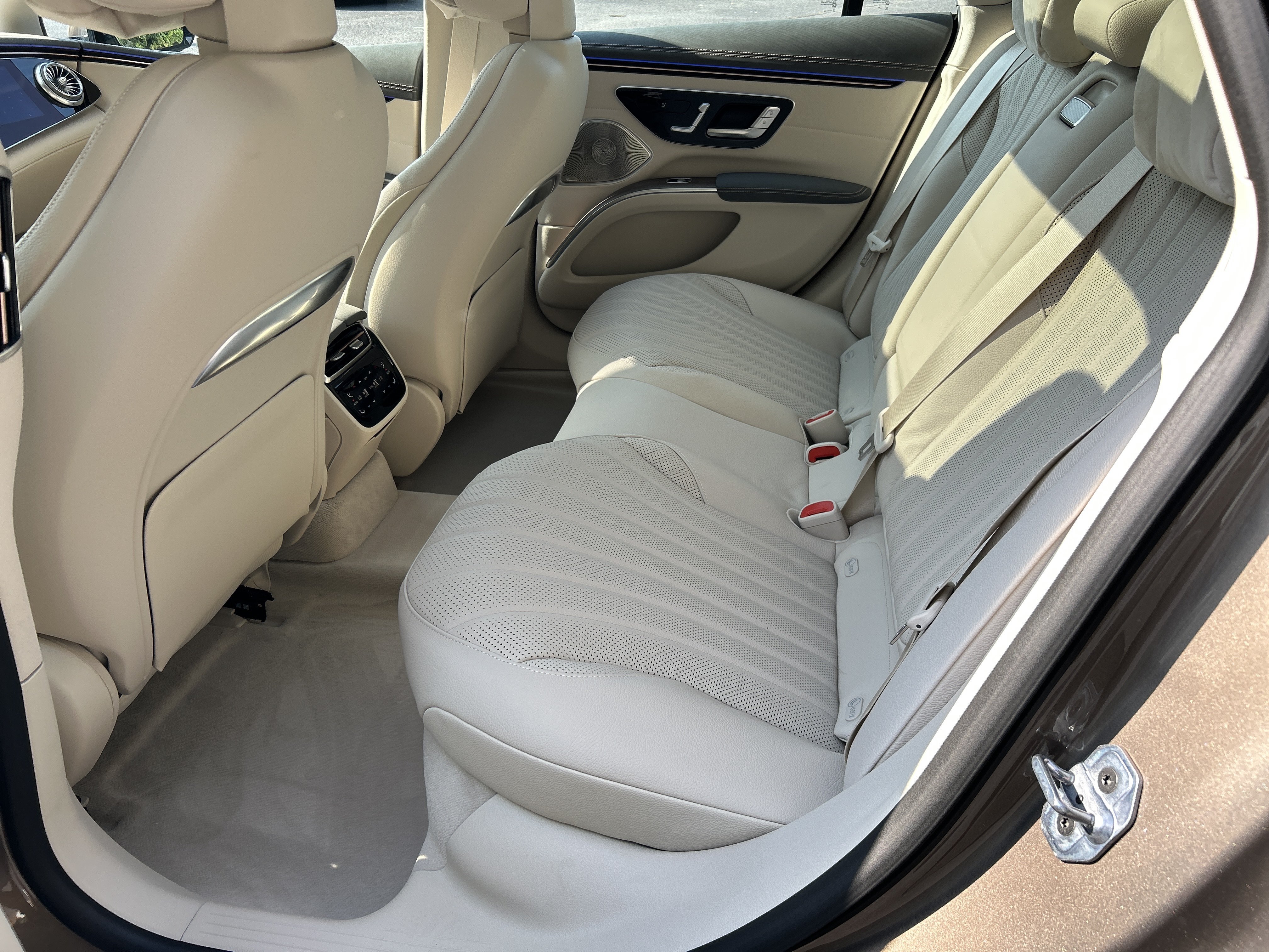 New 2026 Sonoran Brown Metallic Mercedes-Benz EQS 450 4MATIC® Sedan image 35