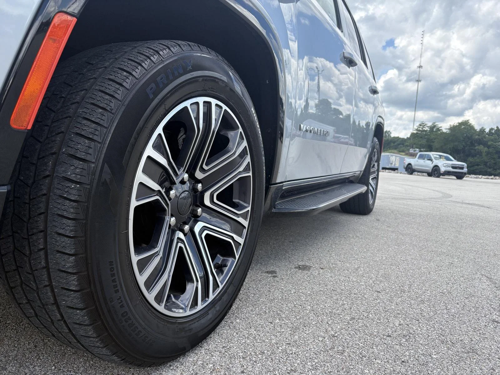 Used 2024 Baltic Gray Metallic Clearcoat Jeep Series II image 17