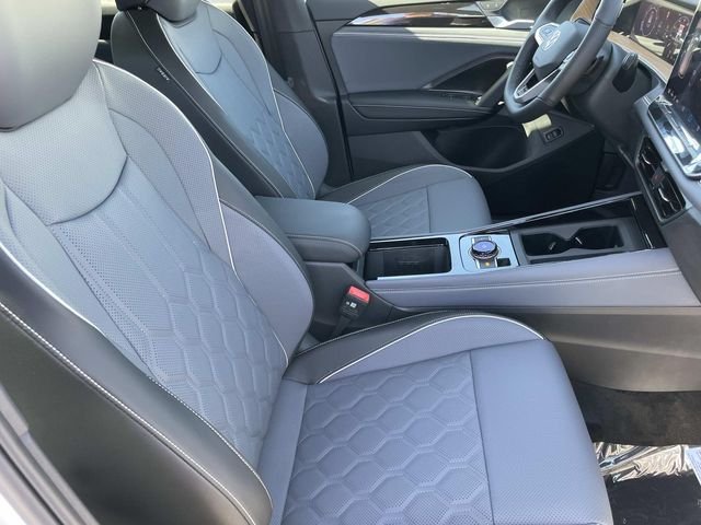 New 2026 White/off-white Volkswagen 2.0T SE R-Line Black image 28