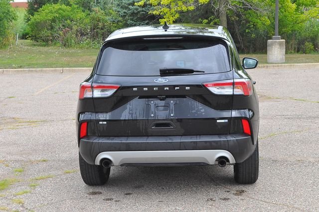 Used 2020 Black Ford SE image 4