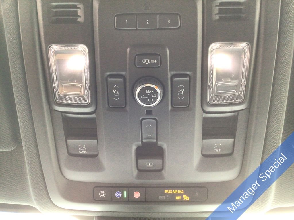 Used 2024 White Chevrolet Premier image 32