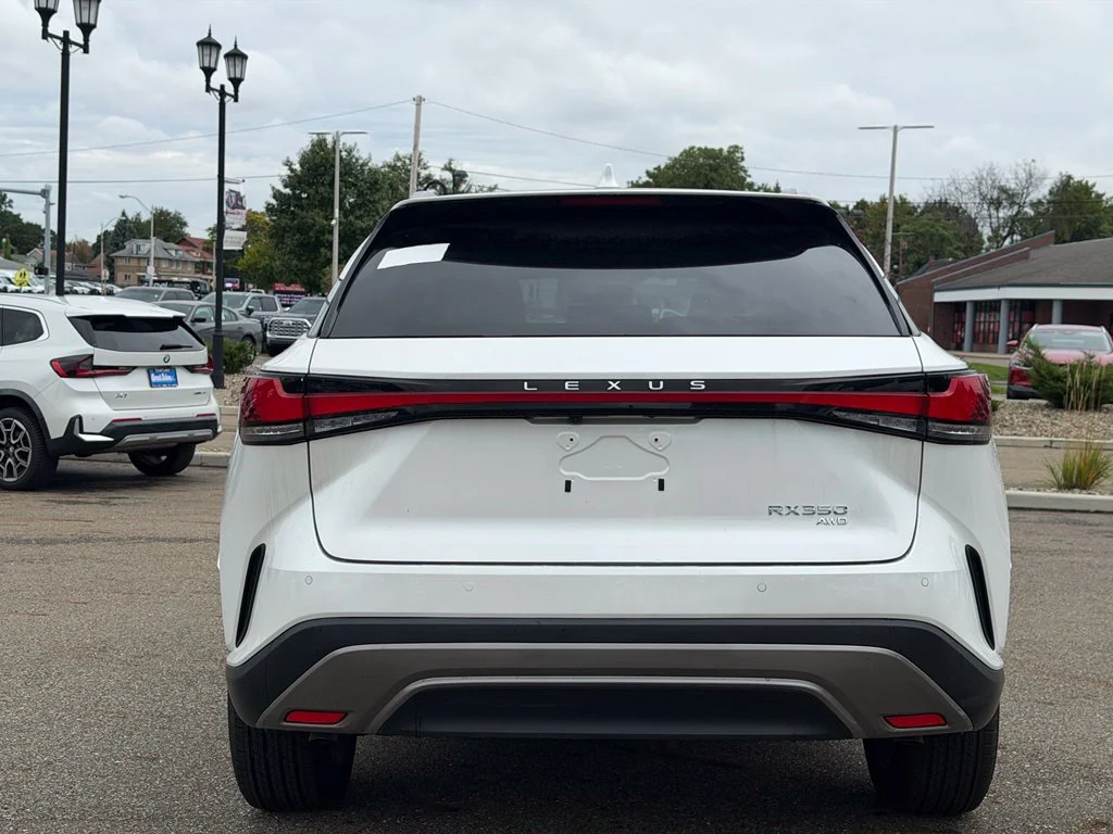 Used 2024 White Lexus 350 Premium image 4
