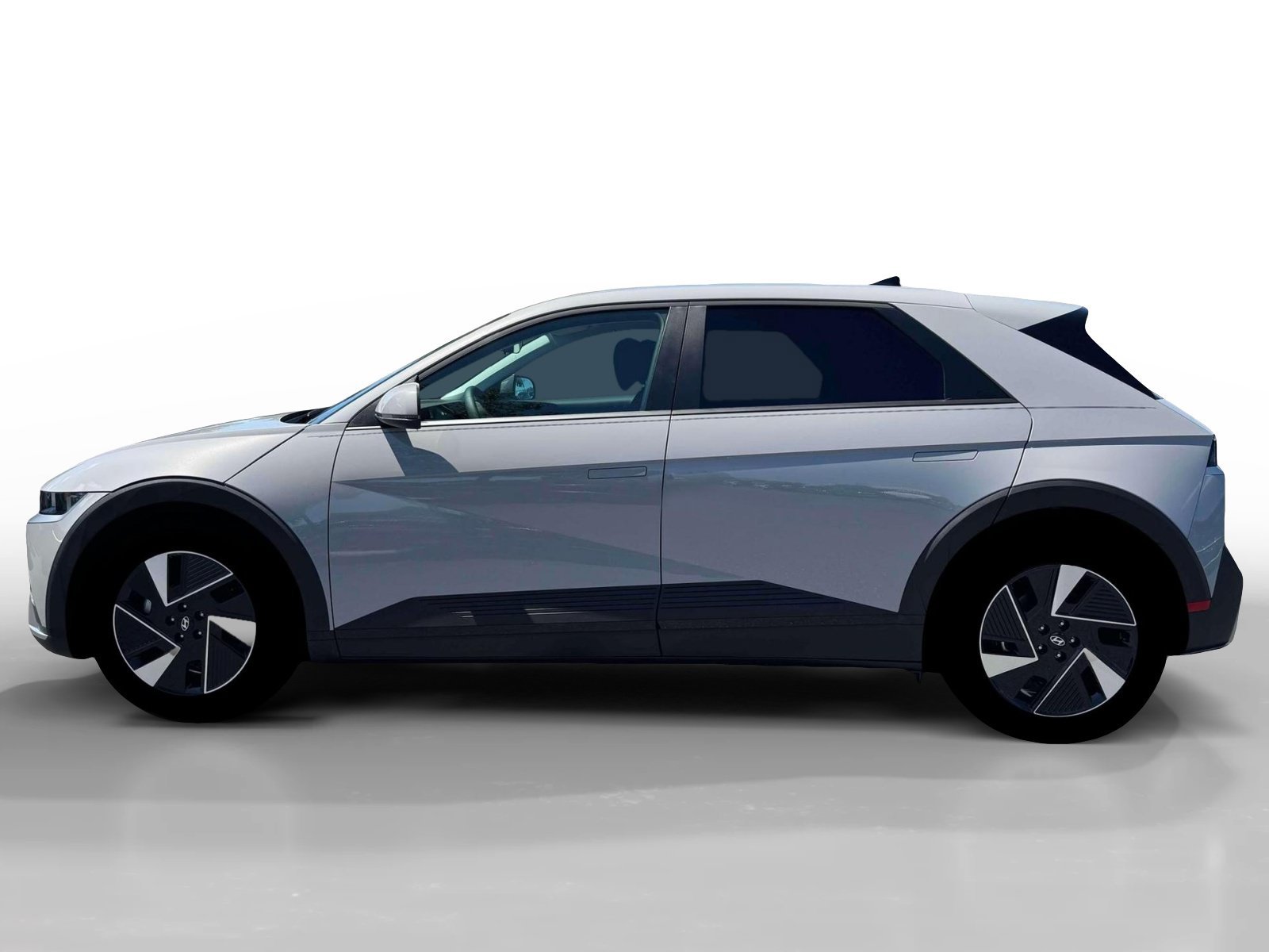 New 2026 Cyber Gray Hyundai SE image 3