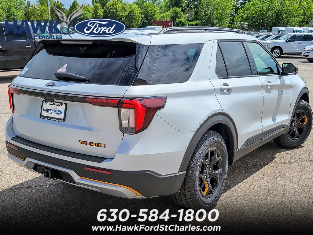 New 2026 Space White Metallic Ford Tremor® image 7