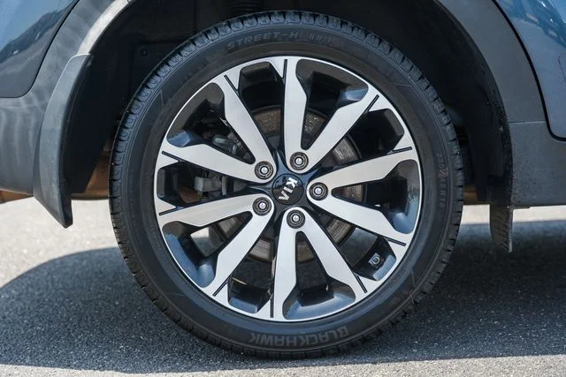 Used 2018 Blue Kia EX image 16