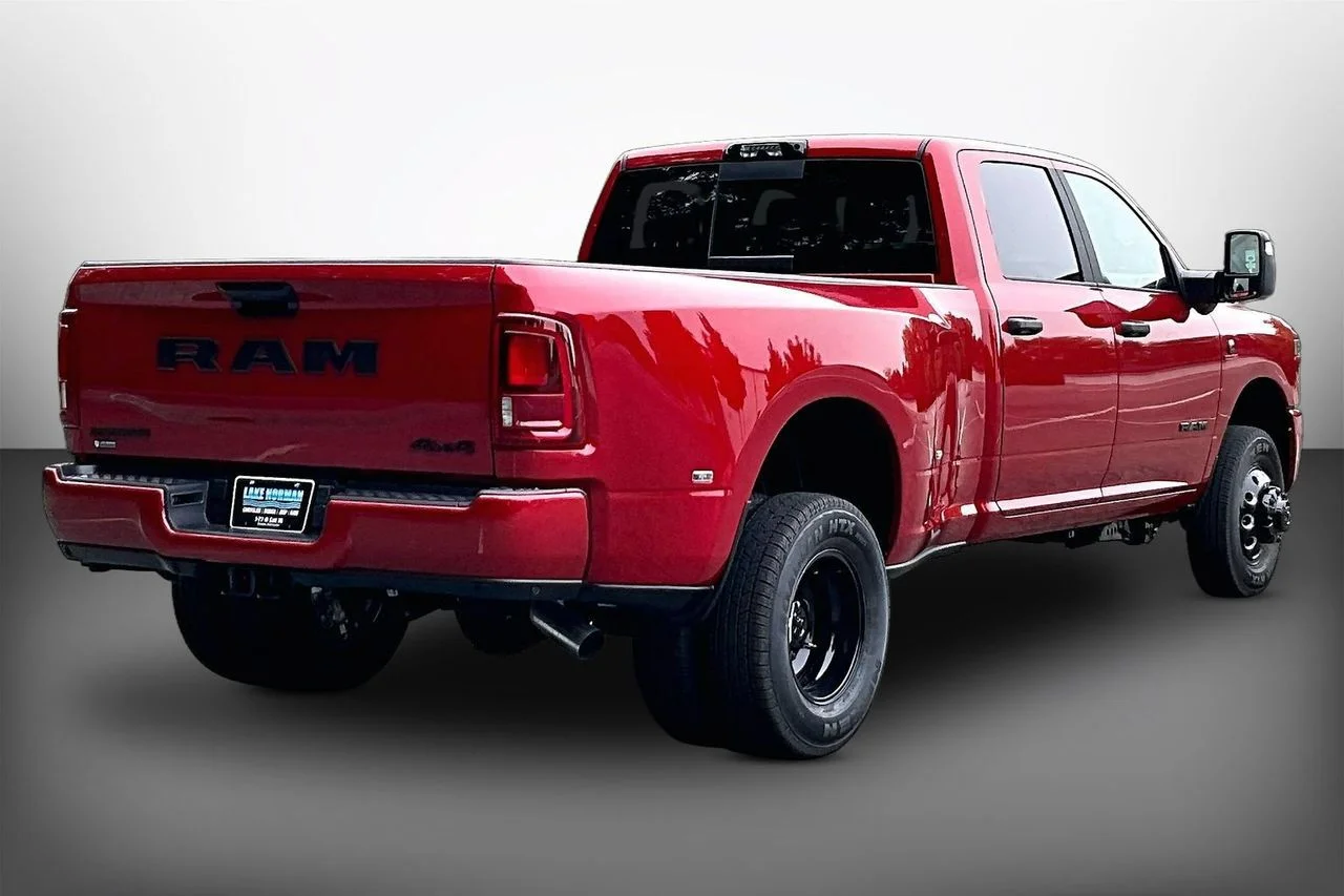 New 2026 Molten Red Pearl-Coat Exterior Paint RAM Big Horn image 8