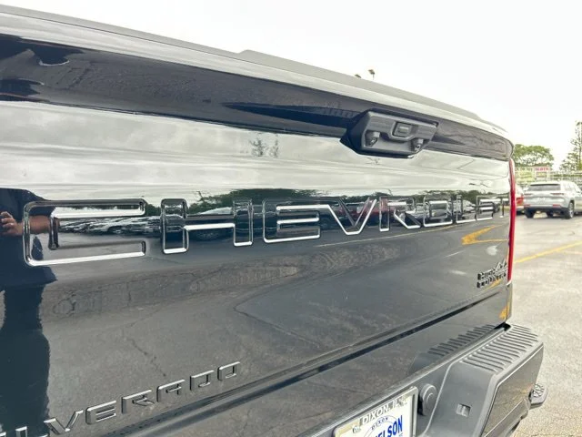 New 2026 Black Chevrolet High Country image 9