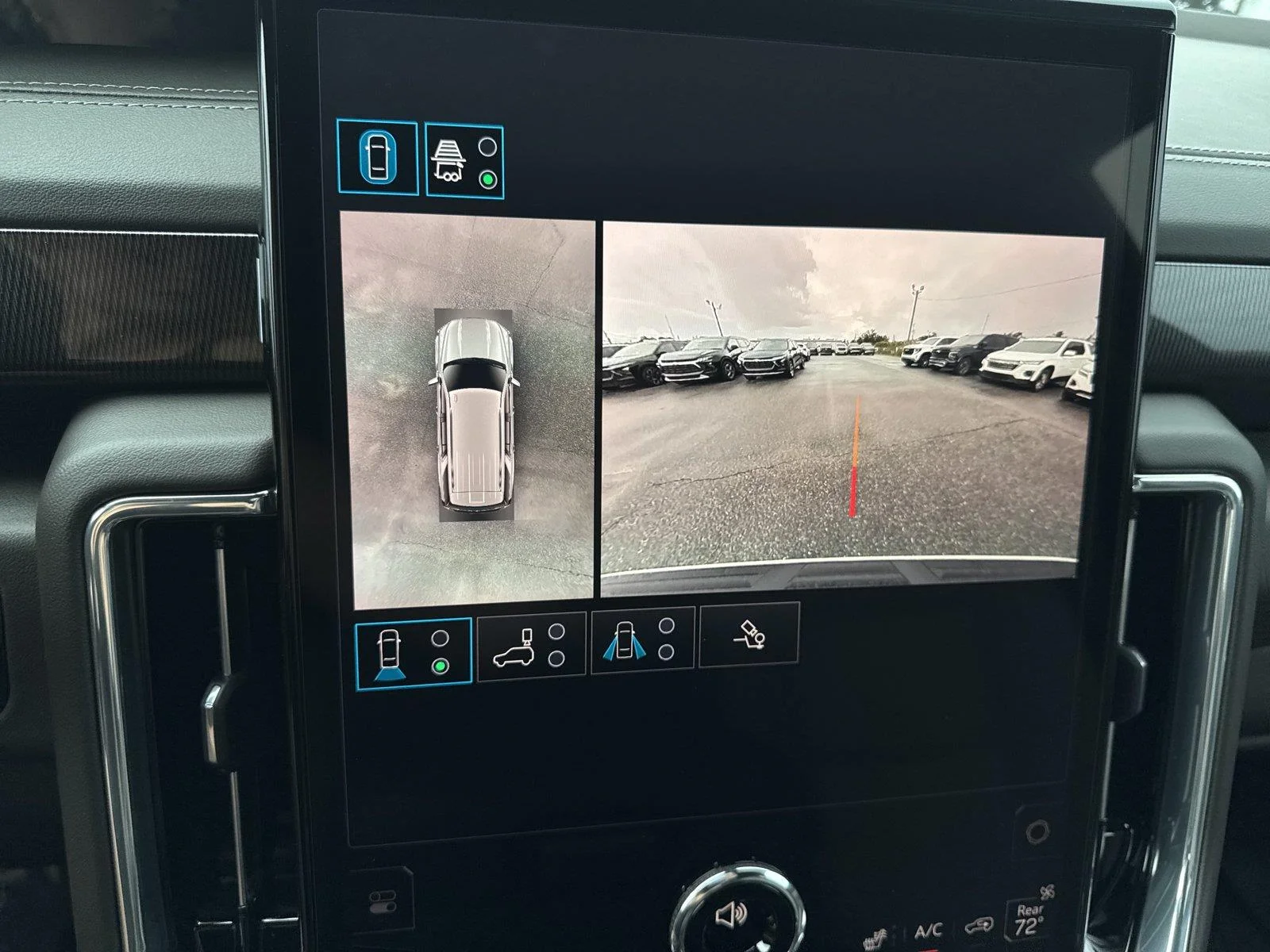 Used 2025 Summit White GMC Elevation image 27