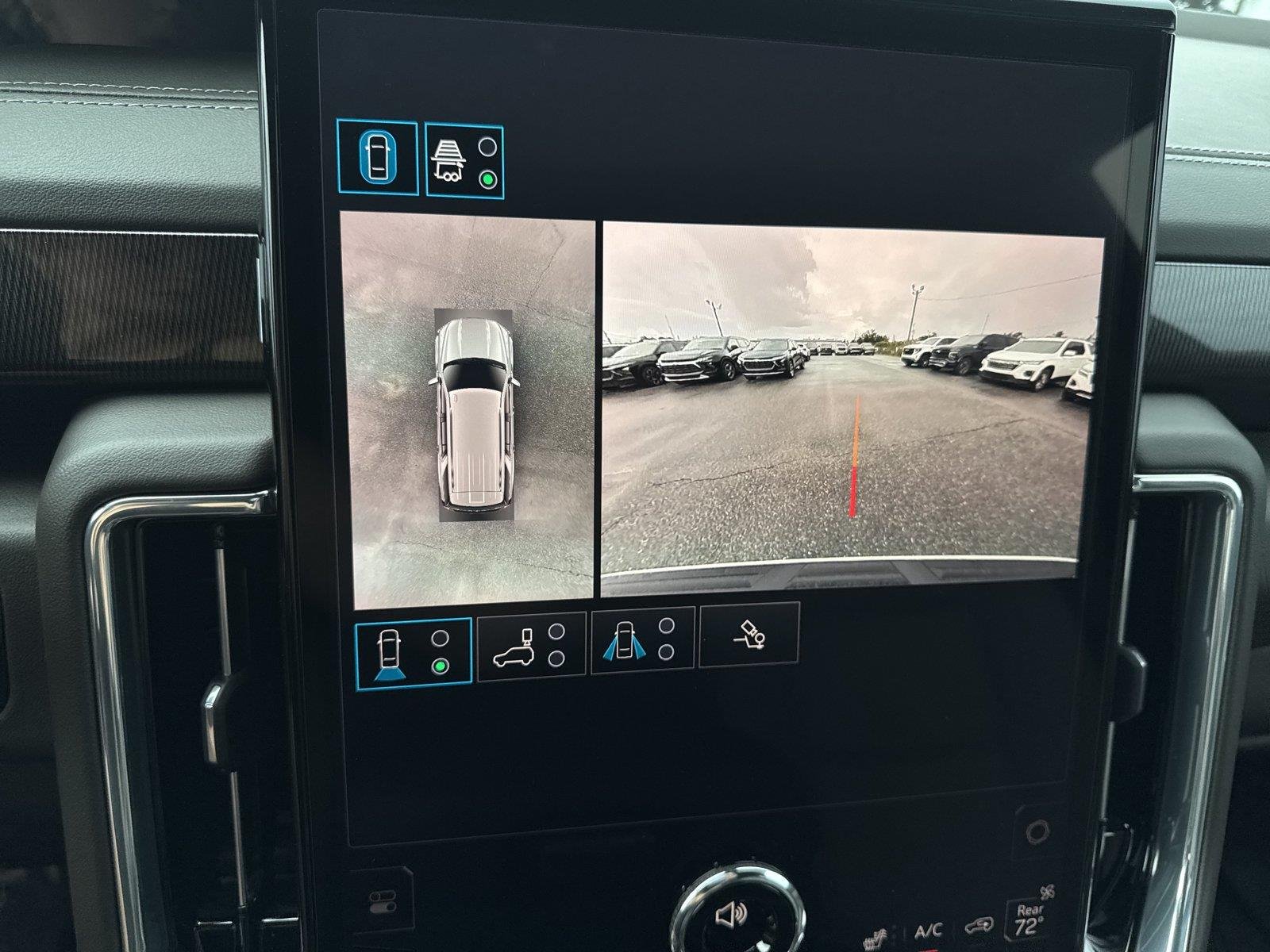 Used 2025 Summit White GMC Elevation image 27