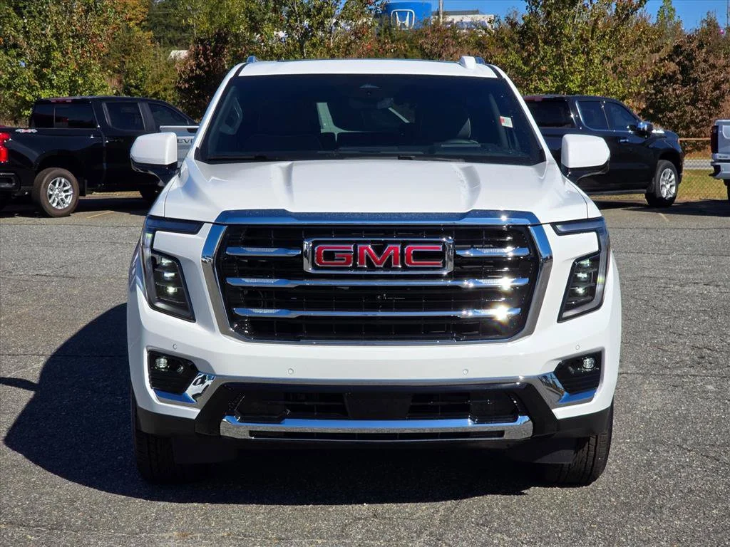 New 2026 Summit White GMC Elevation image 4