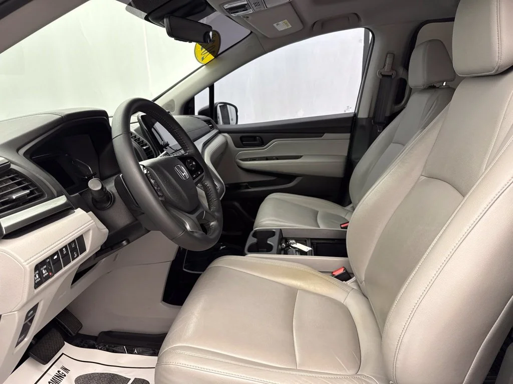 Used 2020 Silver Honda EX-L image 17