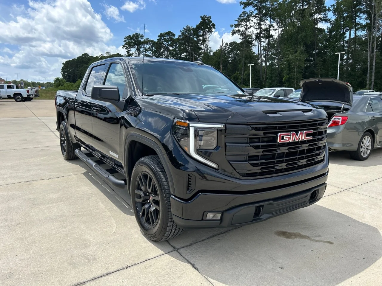 New 2026 Onyx Black GMC Elevation image 2