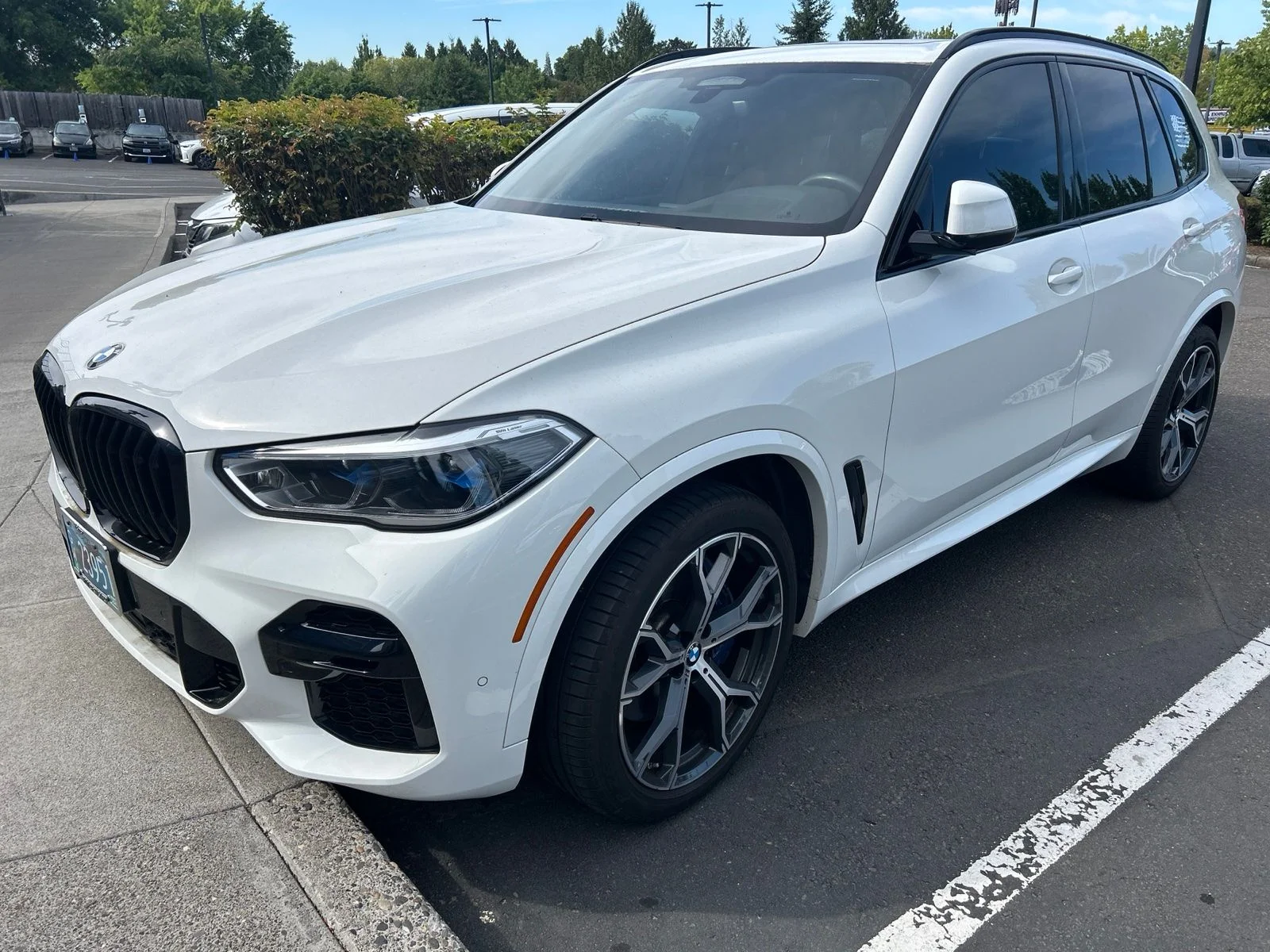 Used 2022 Alpine White BMW xDrive40i image 1