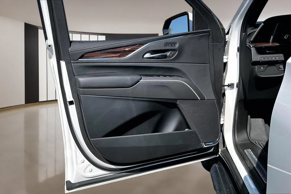 Used 2021 White Cadillac Luxury image 18