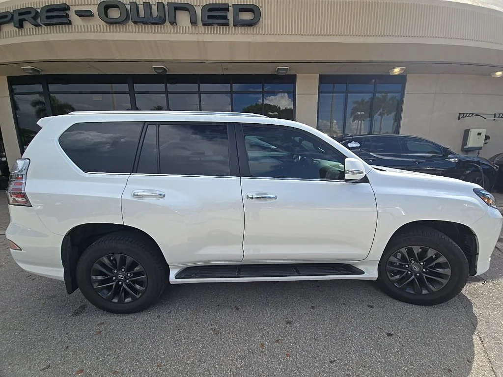 Certified Used 2023 White Lexus 460 image 4