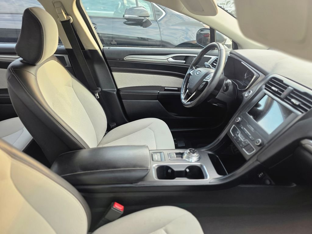 Used 2020 Magnetic Ford SE image 5