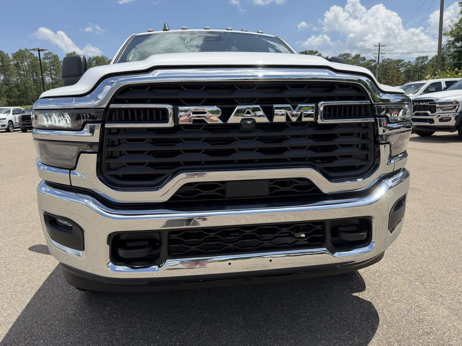 New 2026 Bright White Clear-Coat Exterior Paint RAM Tradesman image 24