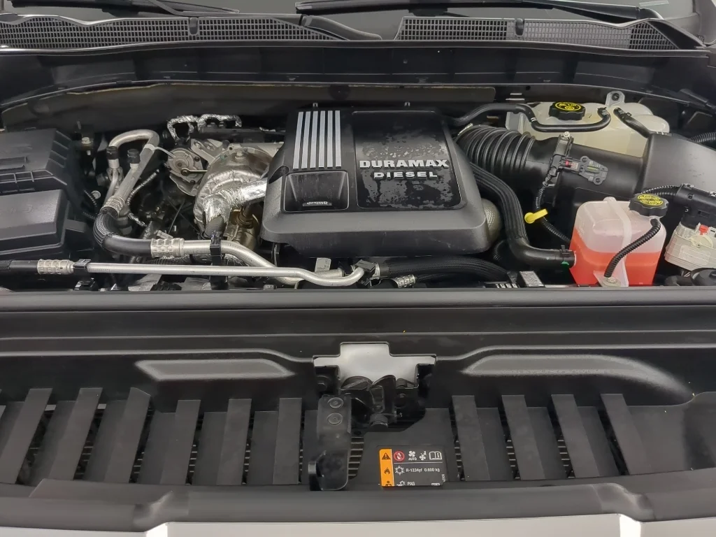 Used 2022 White GMC Denali image 31