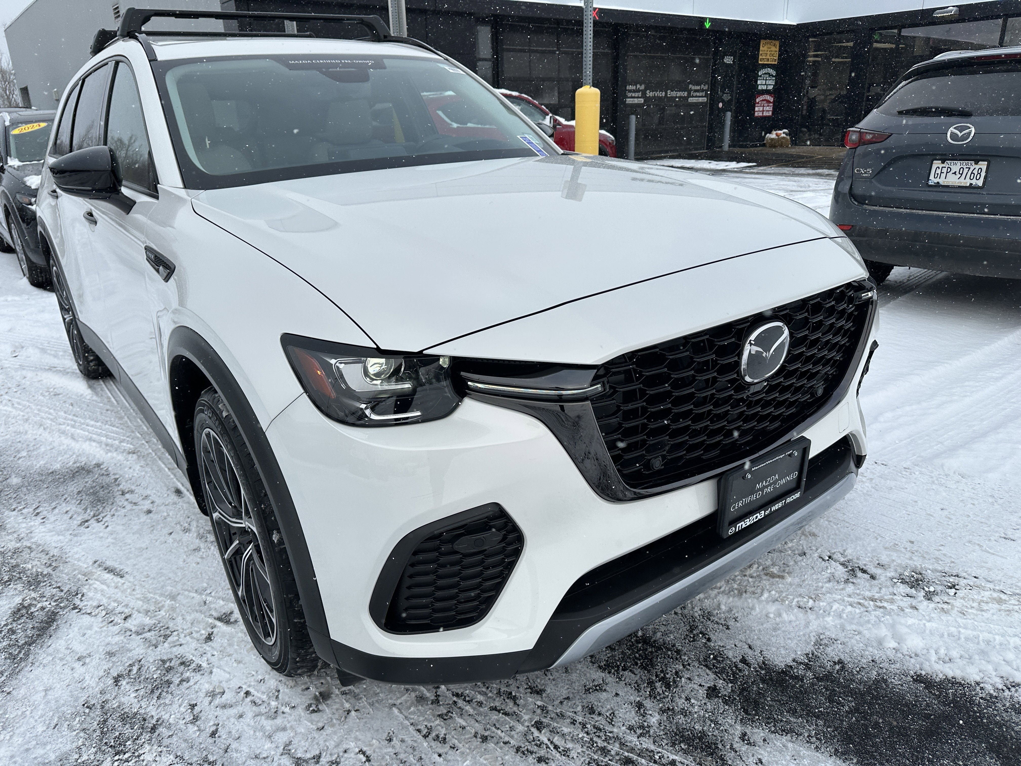 Used 2025 Rhodium White Premium Mazda Premium image 4