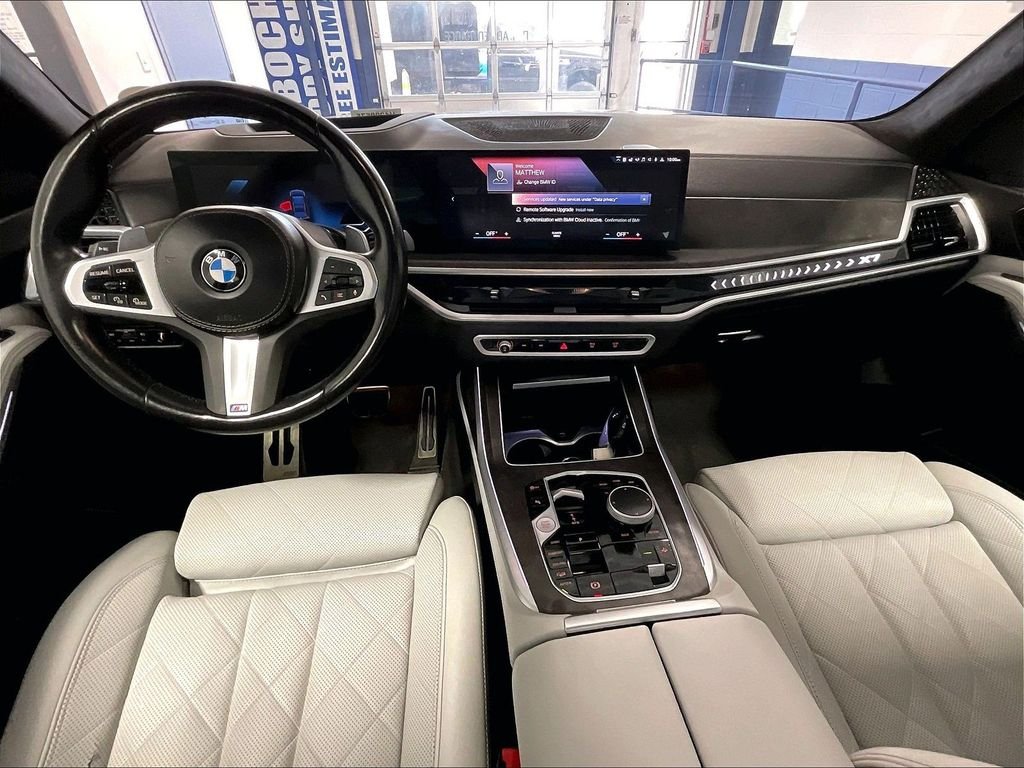 Used 2023 Black BMW xDrive40i image 22