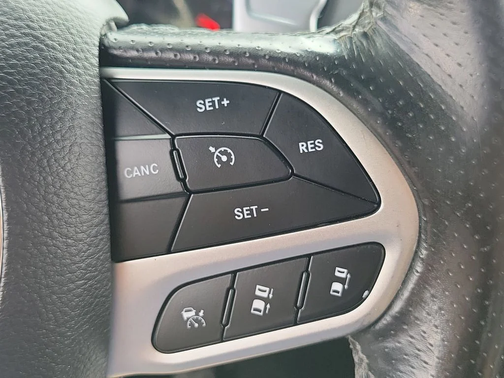 Used 2020 Crystal Metallic Jeep SRT image 6