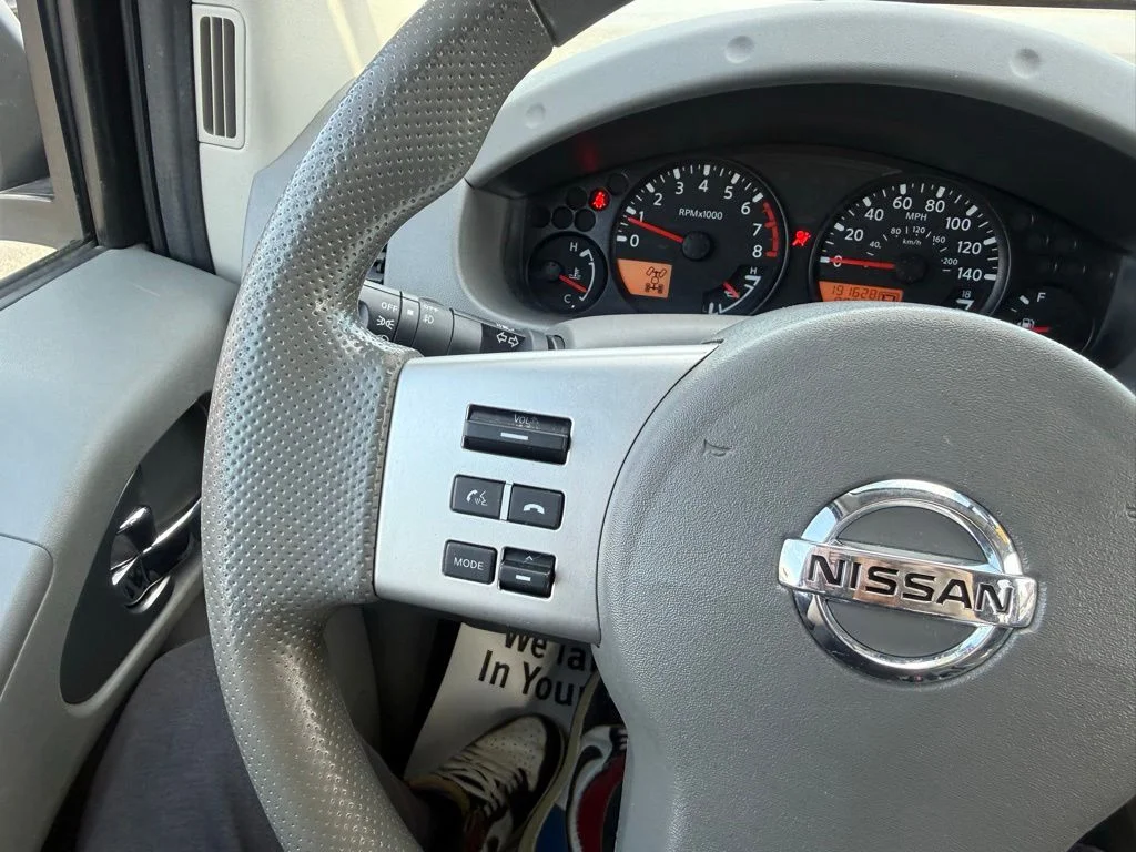 Used 2013 Blue Nissan SV image 16