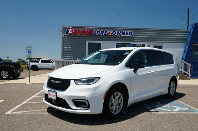 Used 2024 Bright White Clearcoat Chrysler Touring L image 1