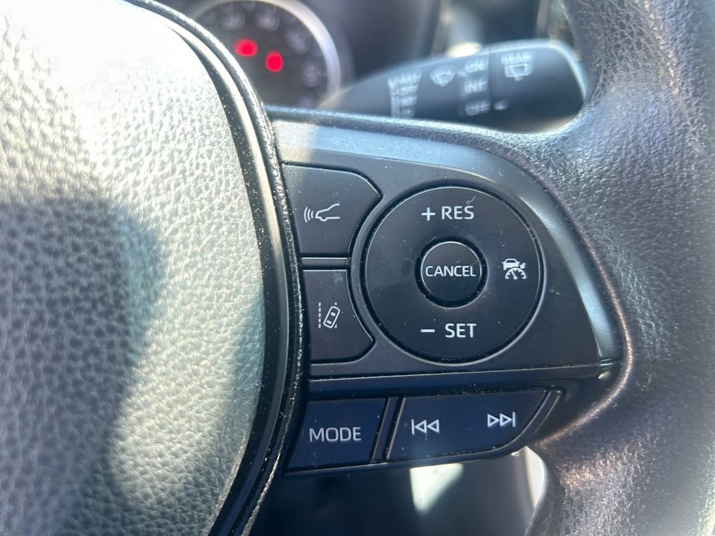 Used 2019 White Toyota LE image 26