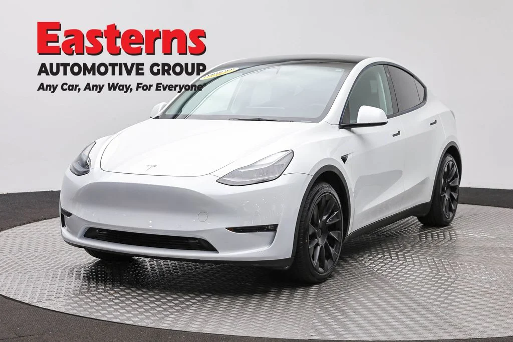 Used 2022 White Tesla Long Range image 1