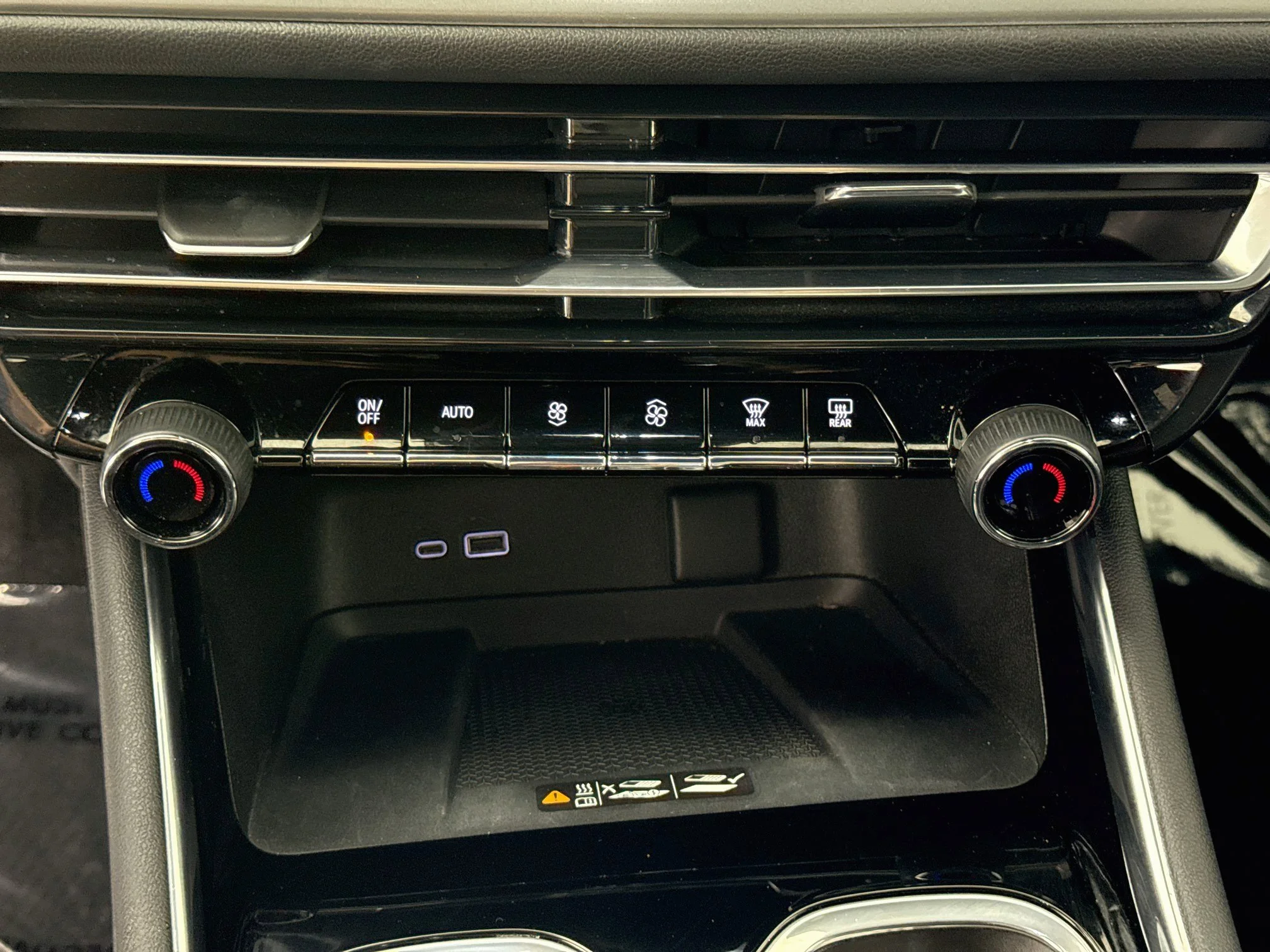 Used 2025 Mosaic Black Metallic Chevrolet LT image 18