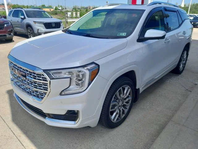 Used 2023 White GMC Denali image 5