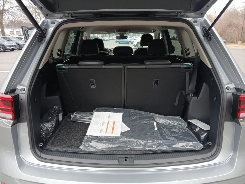 New 2026 Silver Volkswagen 2.0T SE image 21