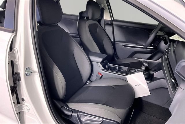 New 2026 Snow White Pearl Kia LXS image 12