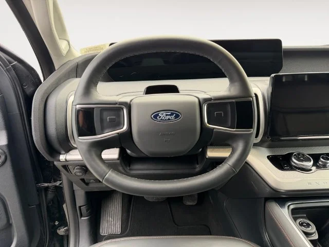 Used 2025 Black Metallic Ford Active image 13