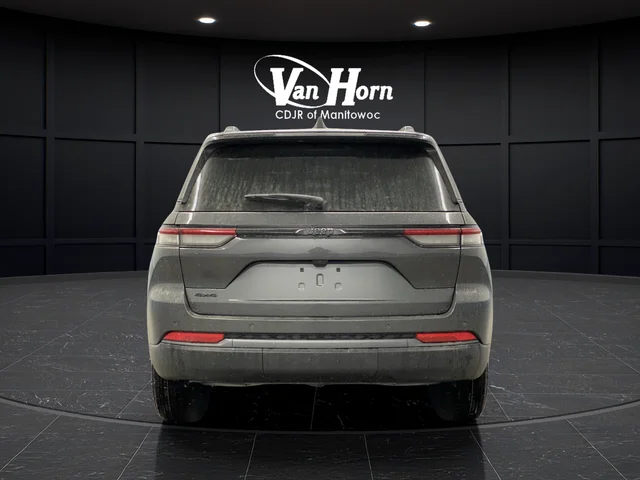 New 2026 Baltic Gray Metallic Clear-Coat Exterior Paint Jeep Altitude image 14