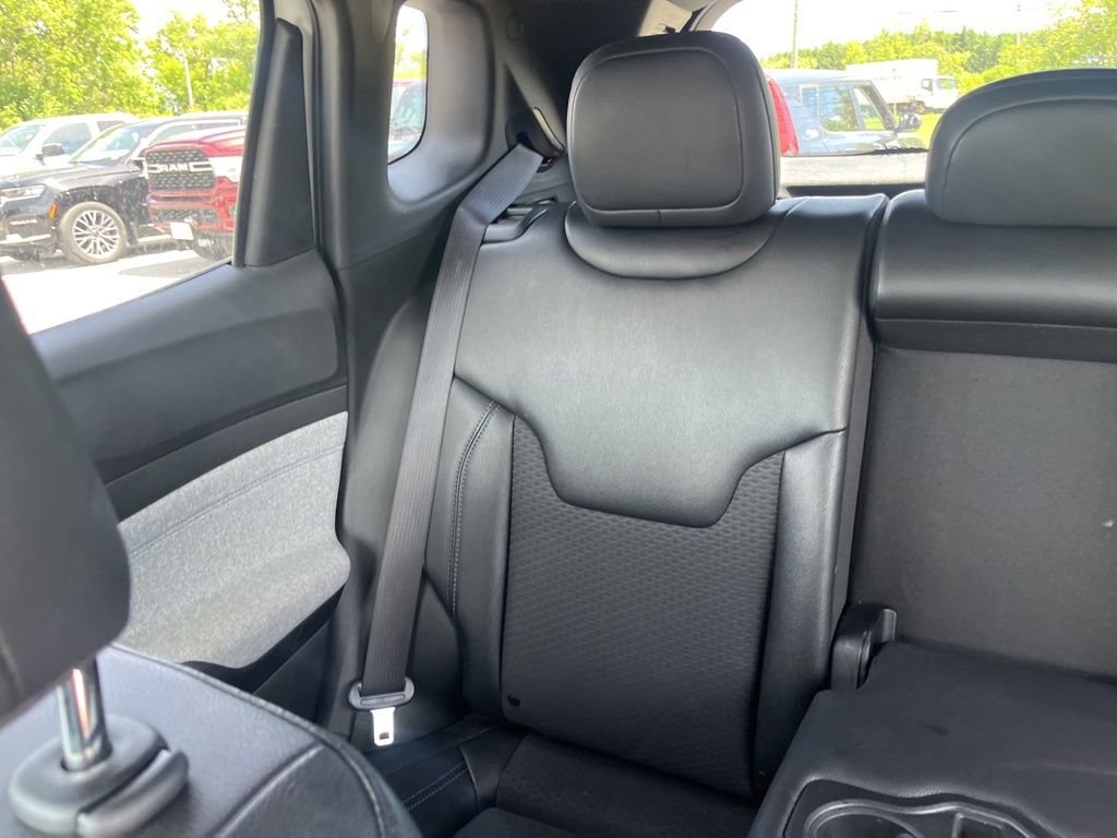 Used 2024 White Jeep Latitude image 14