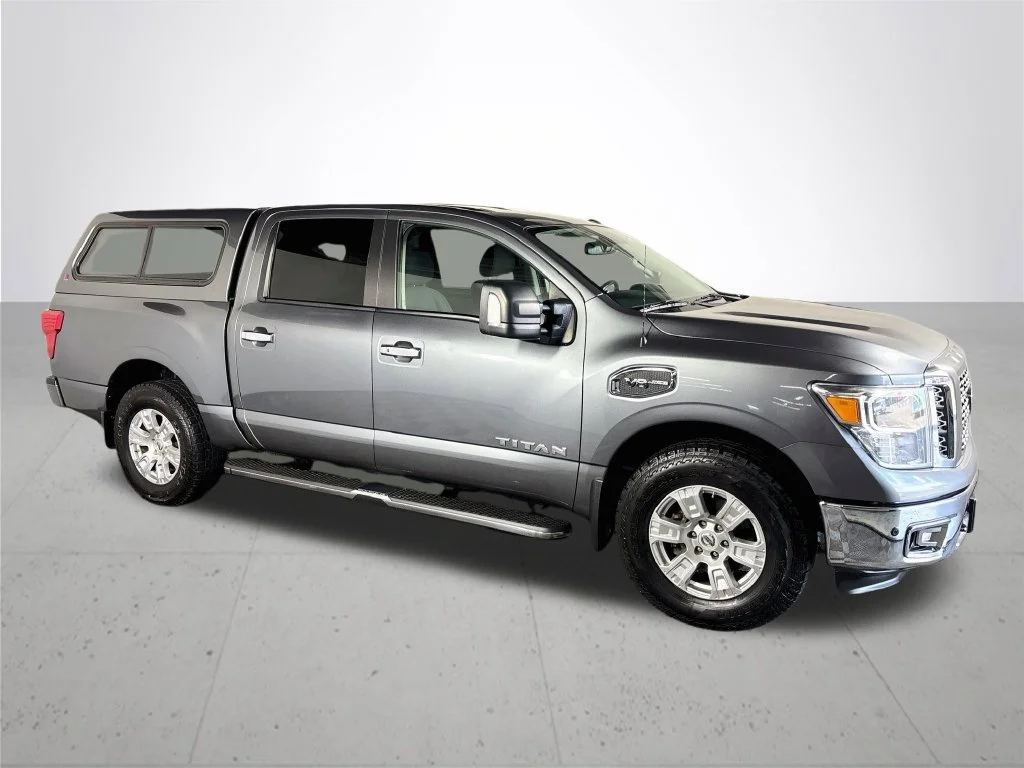 Used 2017 Gray Nissan SV image 4