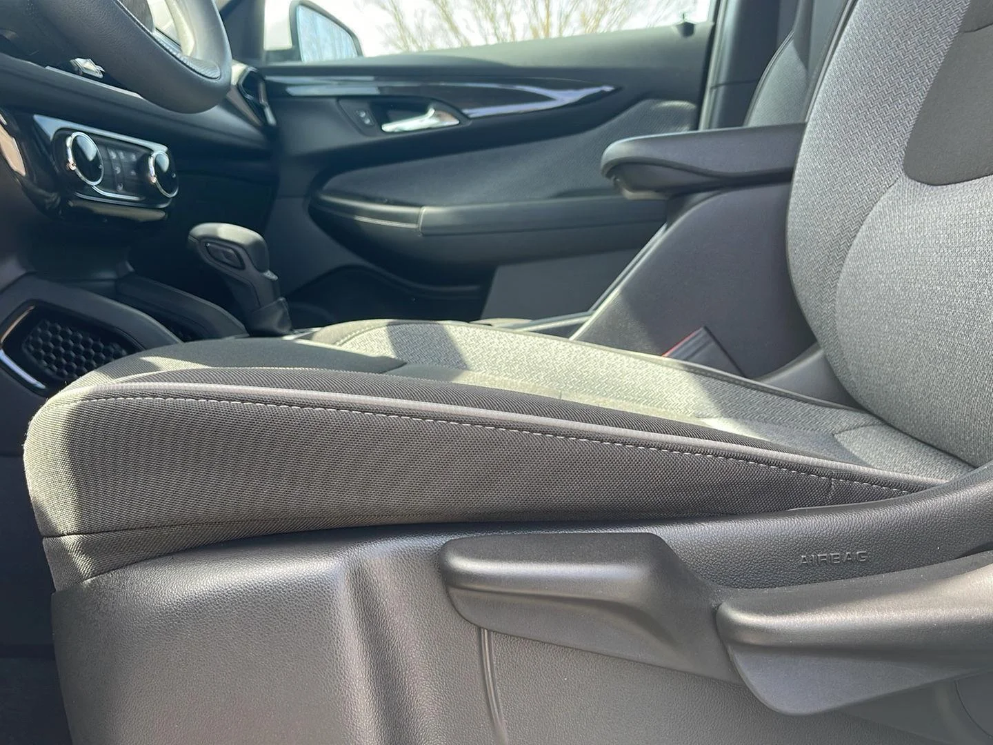 Used 2025 Summit White Chevrolet LT image 19