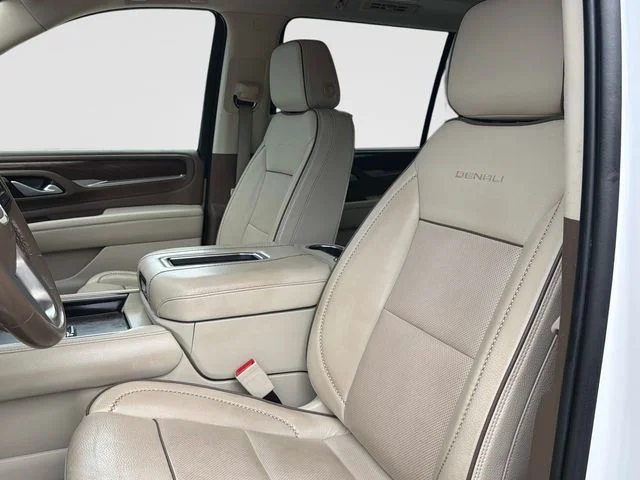 Used 2022 White GMC Denali image 23