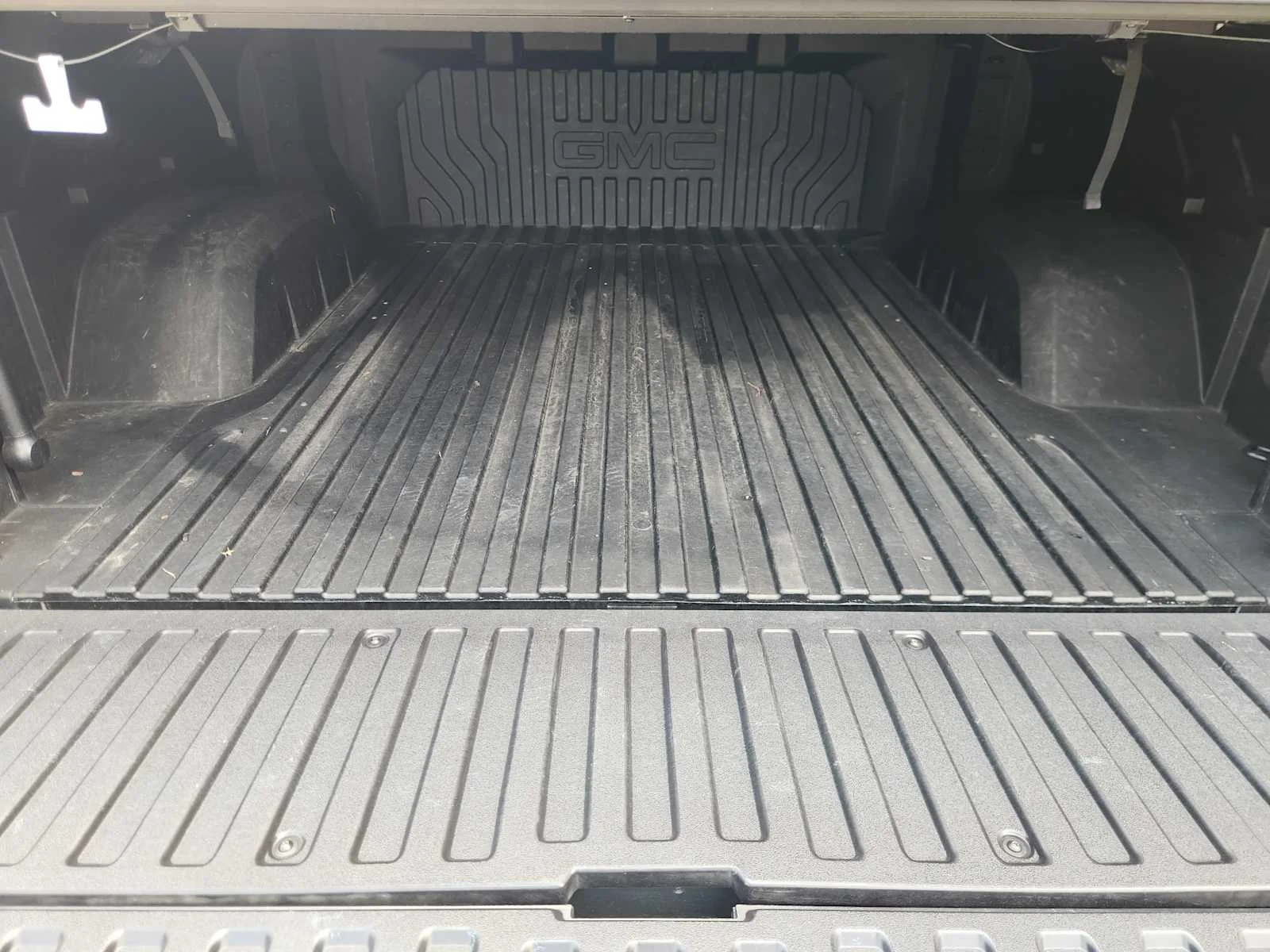 Used 2025 Sterling Metallic GMC Denali Ultimate image 31