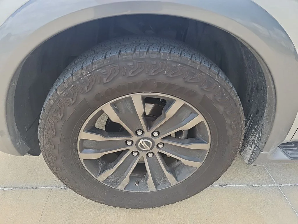 Used 2017 Silver Nissan Platinum image 13